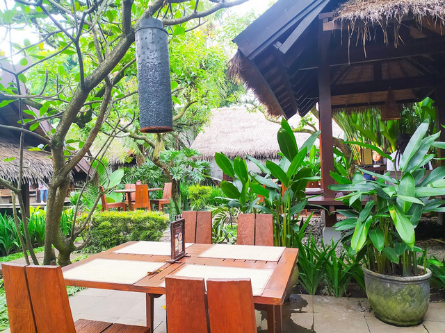 مطعم أتموسفير باندونق من افضل مطاعم باندونق