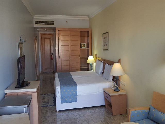 تقرير عن فندق رويال لاجونز الغردقة