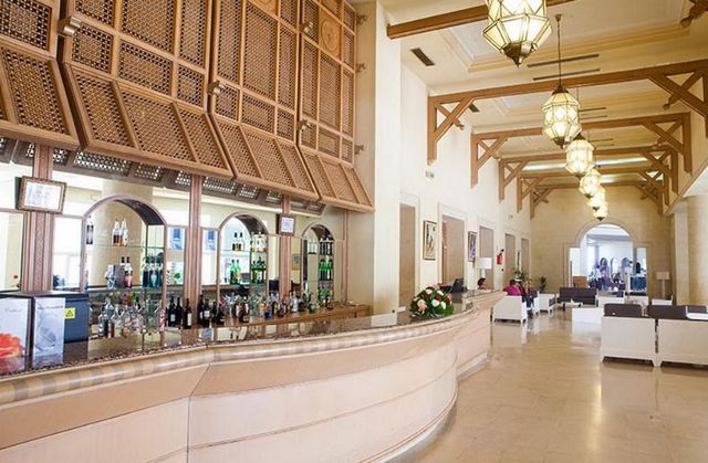 تقرير عن فندق المرادي الحمامات