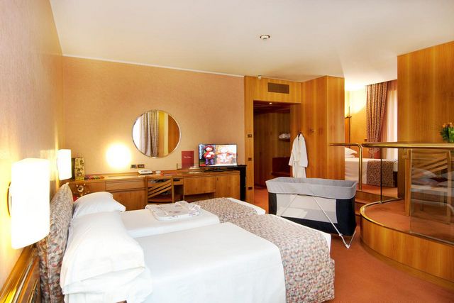 فندق مايكل انجلو ميلانو 