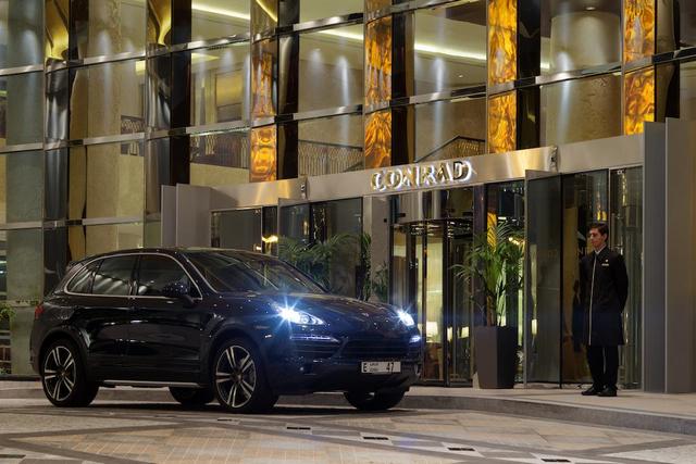 تقرير عن فندق كونراد دبي الامارات