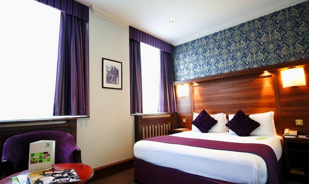 تقرير عن هوليدي ان اكسفورد سيركس