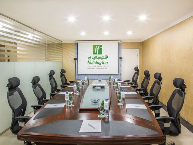 فندق هوليدي ان بر دبي