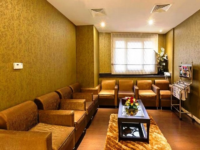 تقرير عن فندق فلورا سكوير دبي