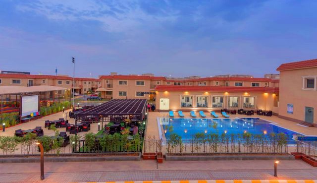 تمنحك منتجعات شرق الرياض بالإضافة إلى الإطلالة الساحرة أفضل خدمات فنادق شرق الرياض الراقية
