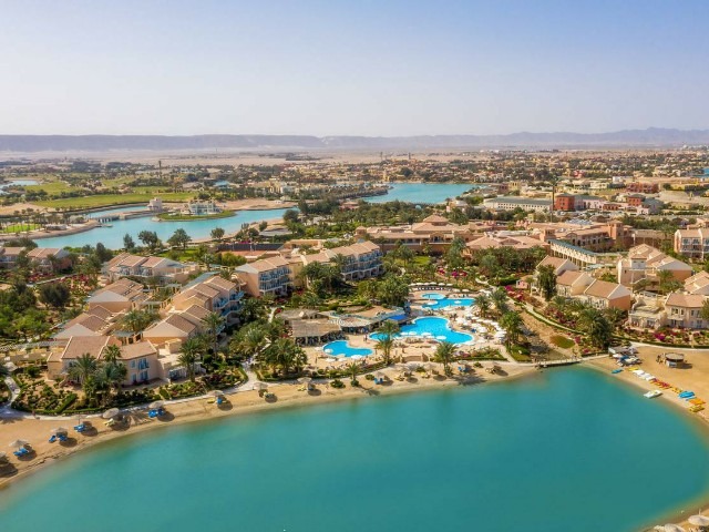 منتجع الجونة موفينبيك من افضل منتجعات توفر إطلالات خلابة