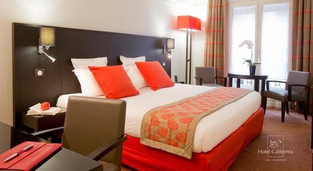 فندق كاليفورنيا باريس وجميع السمات التي ينفرد بها