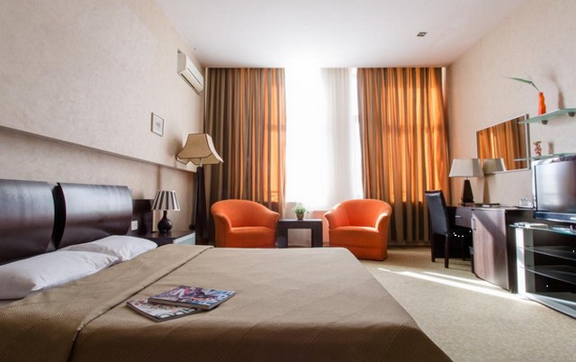 تقرير عن فندق اوستن باكو