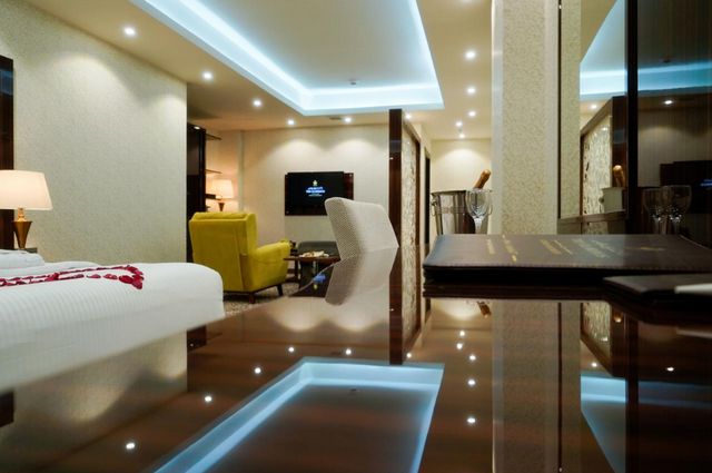 تقرير عن فندق ذا جلوريوس المدينة المنورة