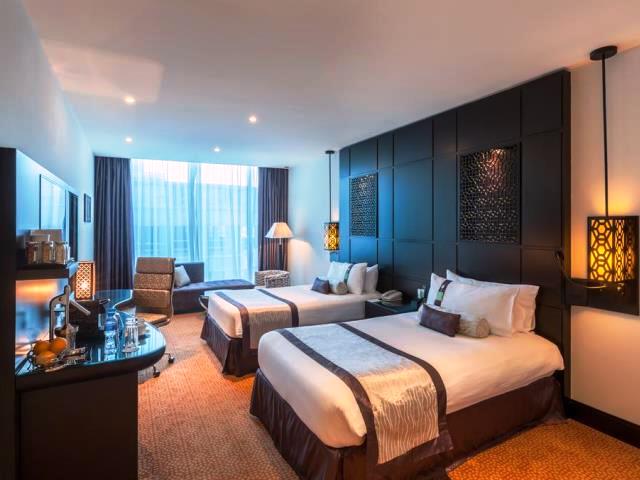 فندق هوليدي ان دبي البرشاء