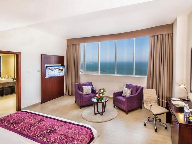 تقرير عن فندق لاند مارك الفجيرة