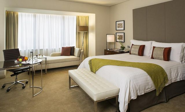 أفخم فندق في الرياض من حيث البهو والهندسة المعمارية