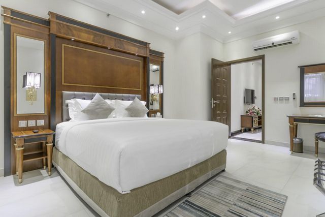 قد تُناسبك الإقامة في اجنحة فندقية الرياض إن كنت تبحث عن فندق يمنحك إطلالة خلابة وخدمات راقية وأسعار مُناسبة