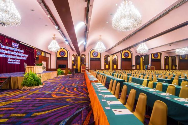 تقرير عن فندق امباسادور بانكوك