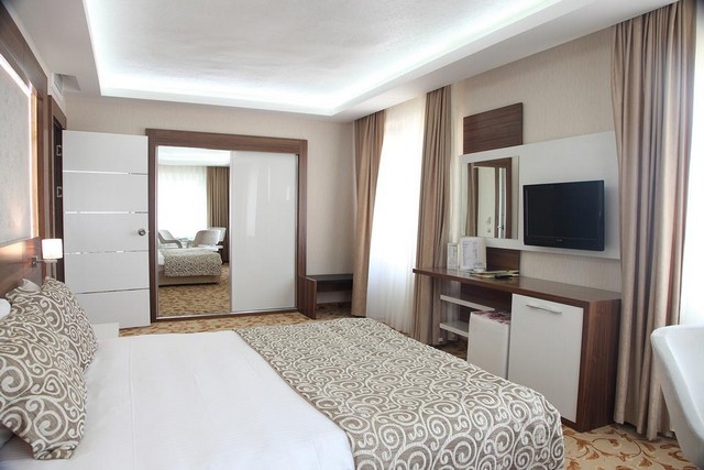 فنادق افيون