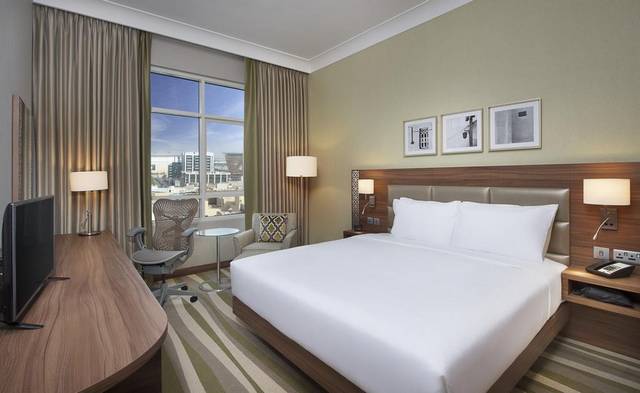 فندق هيلتون جاردن ان دبي المرقبات من أهم فنادق المرقبات دبي لضمه وحدات مُتنوعة تُناسب كافة الأذواق