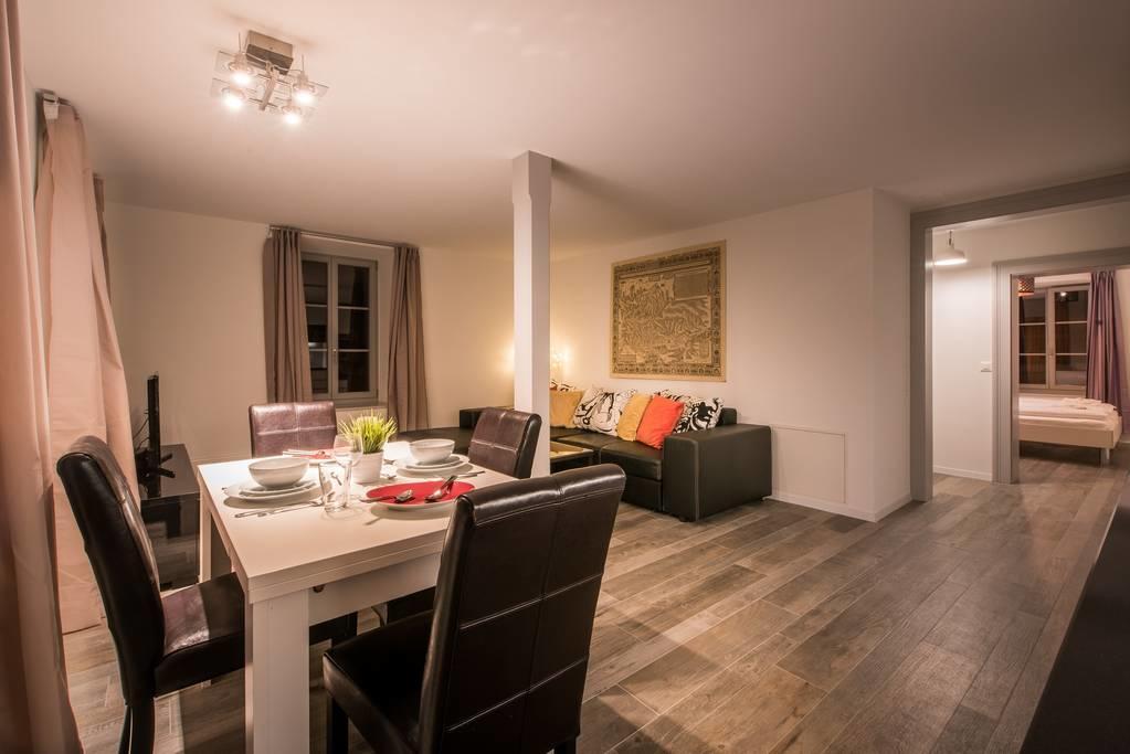 غرفة في فندق  ديبيندنس ويست غراوند فلور انترلاكن احد فنادق انترلاكن خمس نجوم