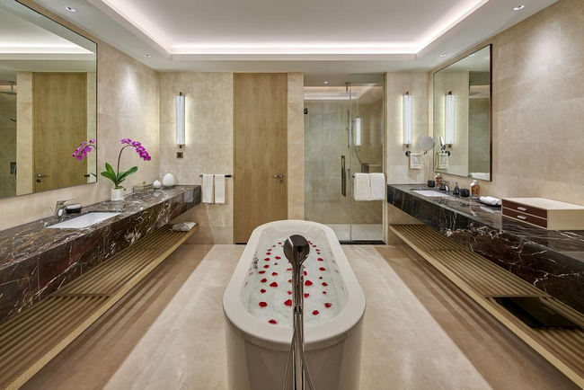 يتميز فندق بافيليون كوالالمبور بمرافق عالية المستوى