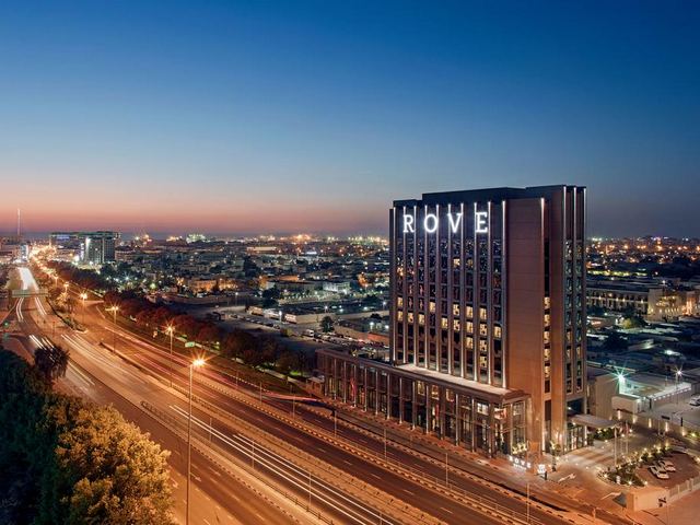 تقرير عن فندق روف تريد سنتر دبي