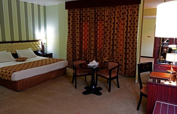 تقرير عن فندق لارسا عمان