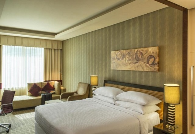 فندق فور بوينتس شيراتون دبي