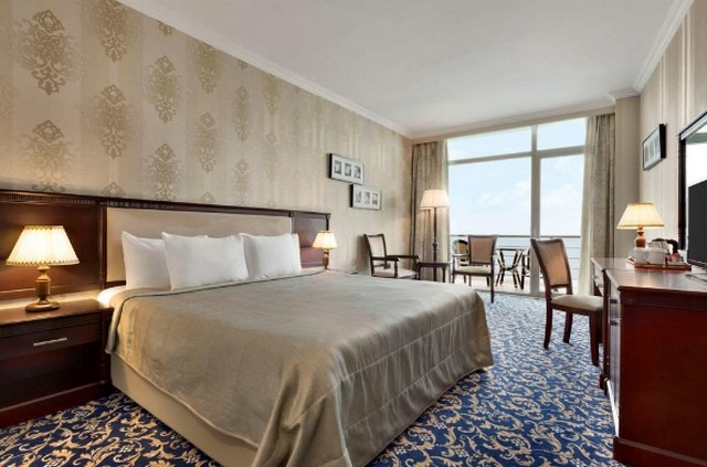 تقرير عن فندق رامادا باكو