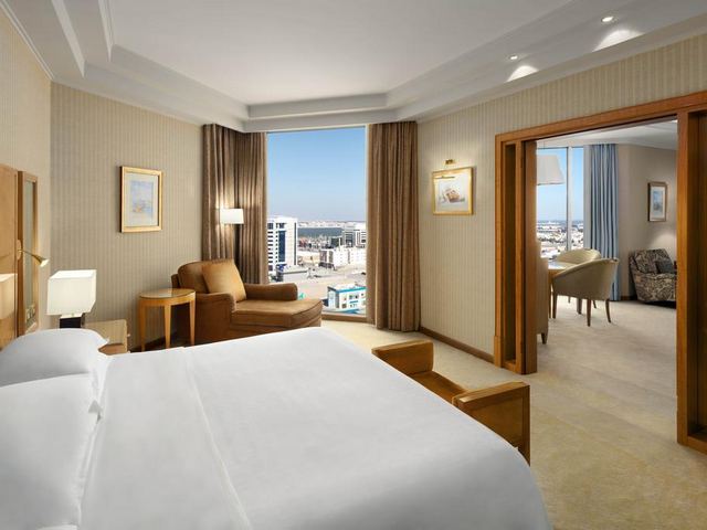 تقرير عن فندق شيراتون الدمام