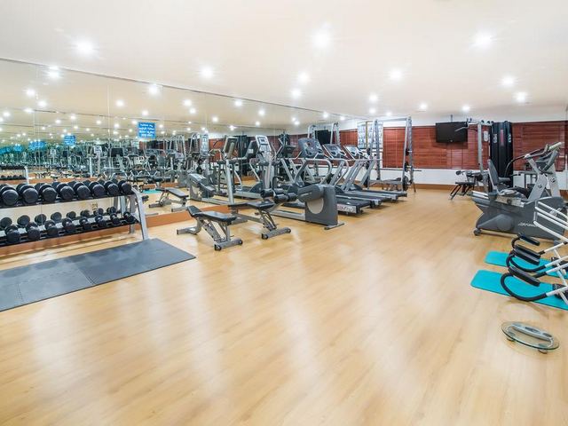 فندق هوليدي ان بر دبي