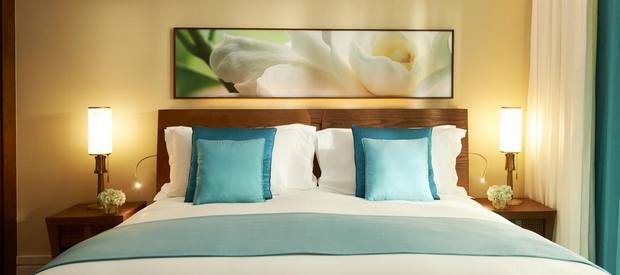 سوفيتيل بالم دبي ريزورت أند سبا منتجع صحي في دبي رائع بمنطقة شاطئية وألعاب مائية.