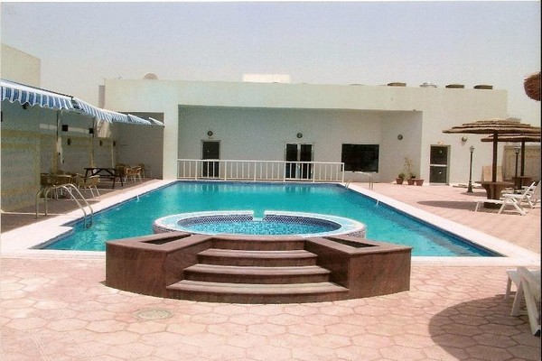 فندق ايوان في الشارقة