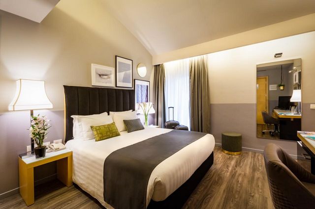 هوليدي ان ميلان