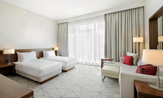 تقرير عن سلسلة فندق حياة بليس دبي