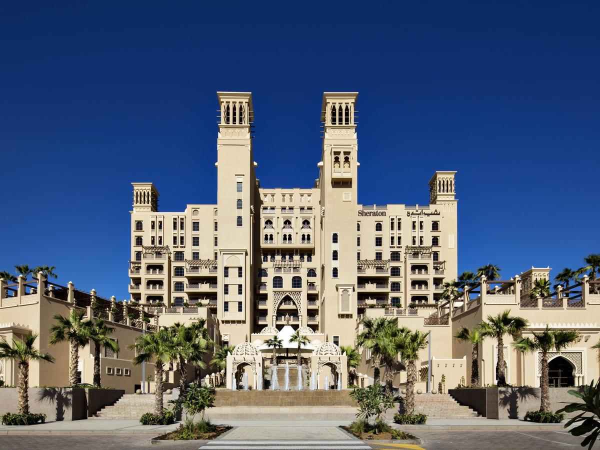 تقرير عن فندق شيراتون الشارقة