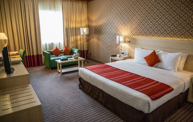فندق سافرون بوتيك من فنادق البراحة دبي 3 نجوم 
