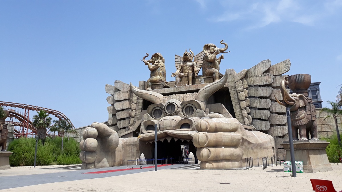 عالم سينيسيتا