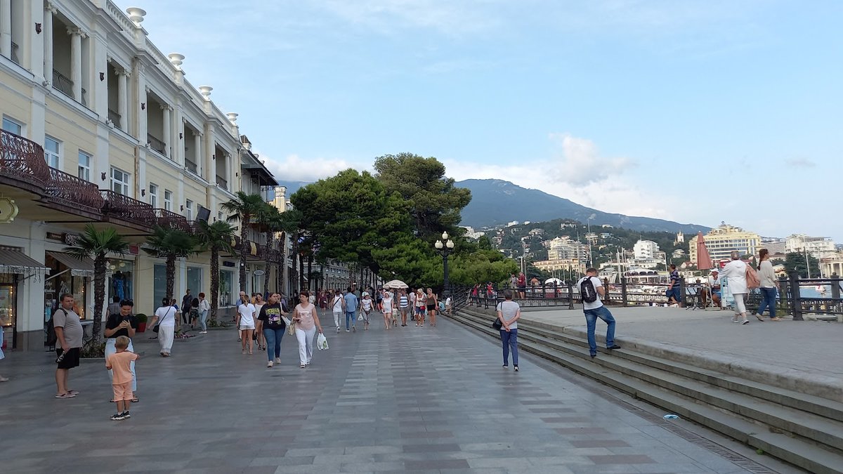 A picture of Yalta, Naberezhnaya