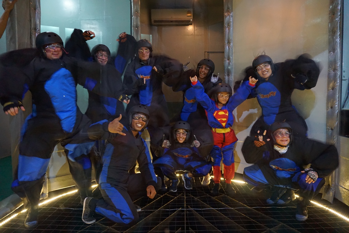 مركز إيزي فلاي الداخلي للقفز بالمظلات