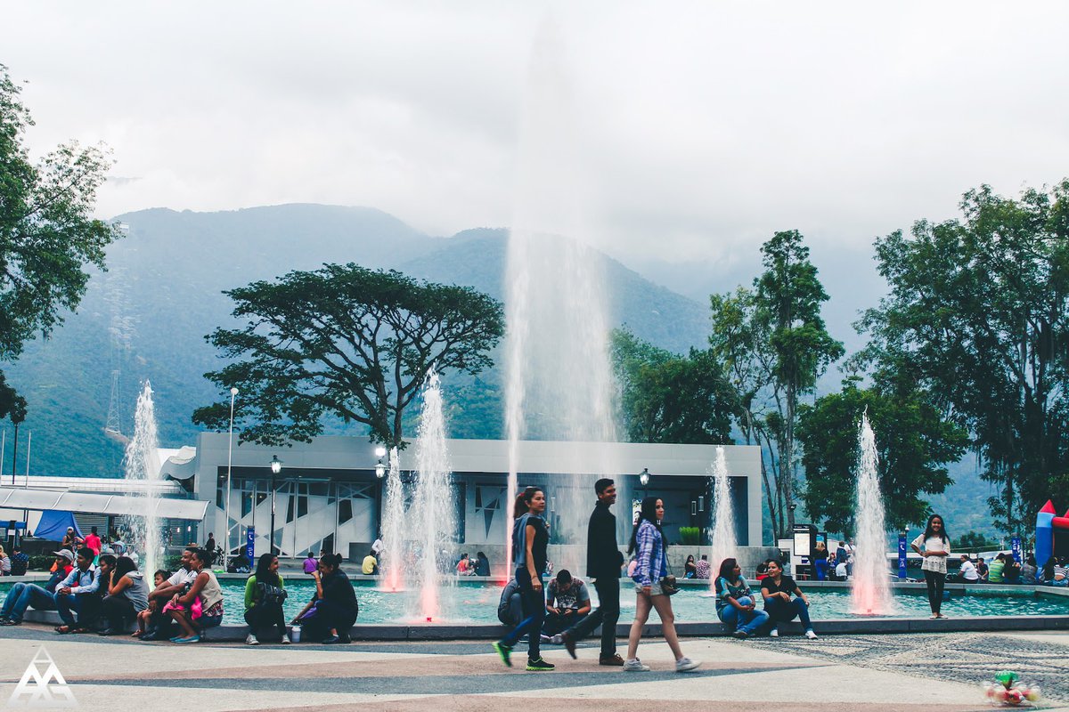 A picture of Las Heroínas Square