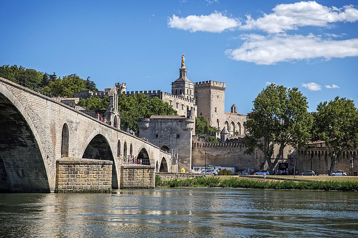 A picture of the Avignon makes it easier for you to know the country