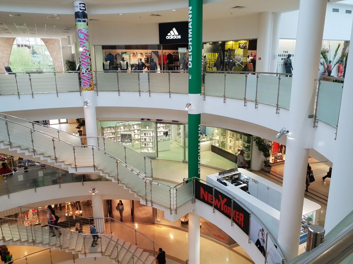 مركز فيليكو ترنوفو التجاري