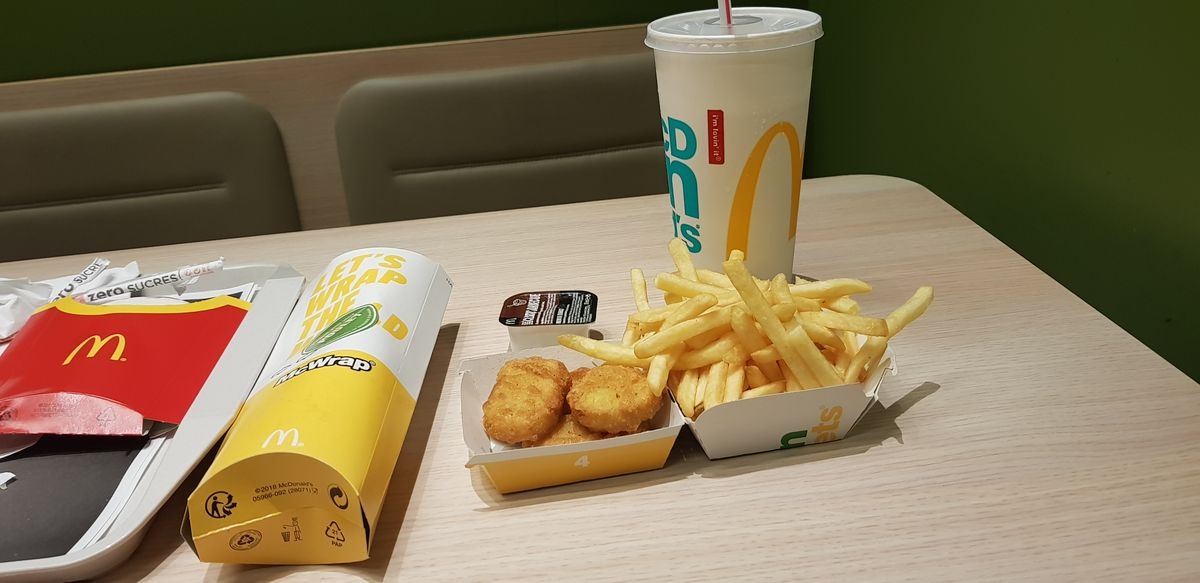 ماكدونالدز ساحة القائد إستين دورفيس