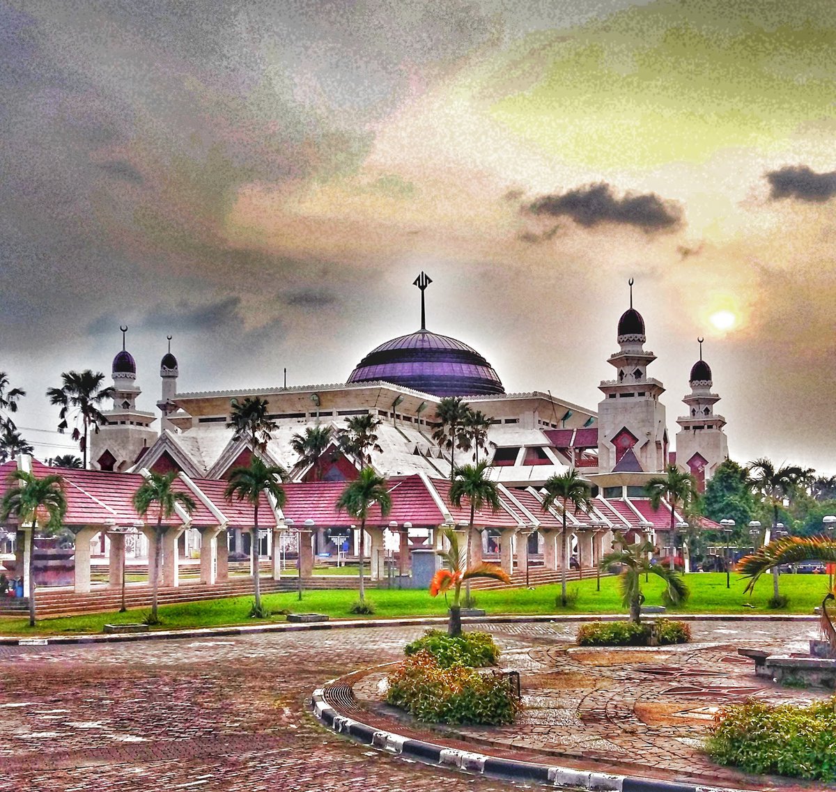 A picture of At-Tin Mosque