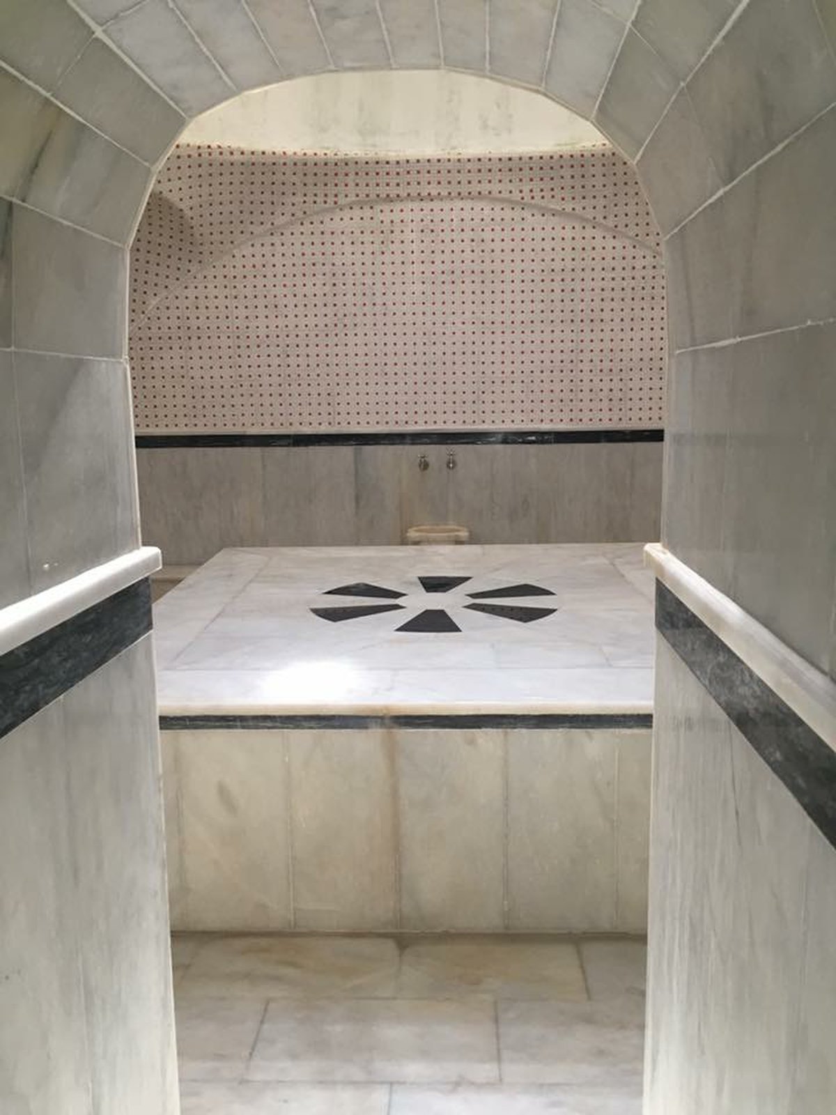 حمام بارداكجي التاريخي
