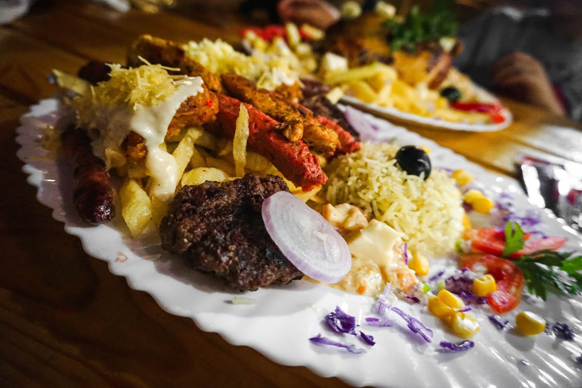 مطعم هولي فوود