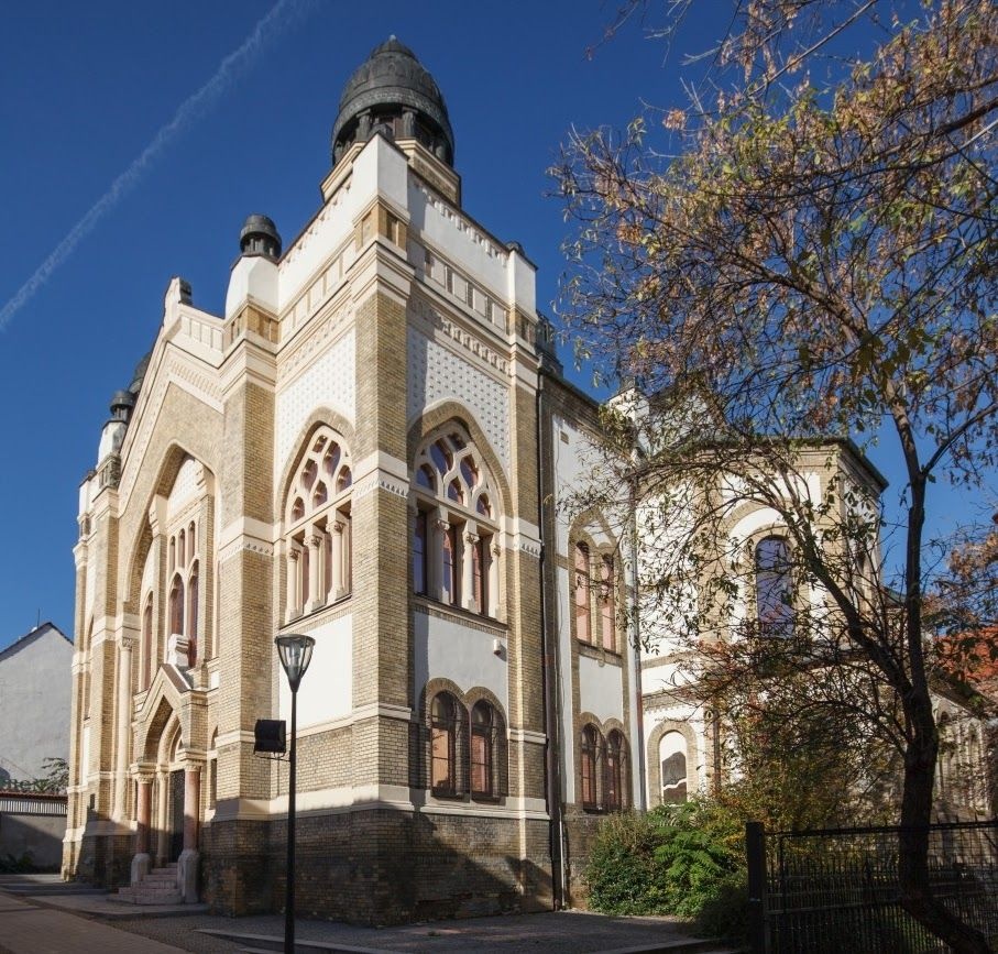 A picture of Nitra Synagogue