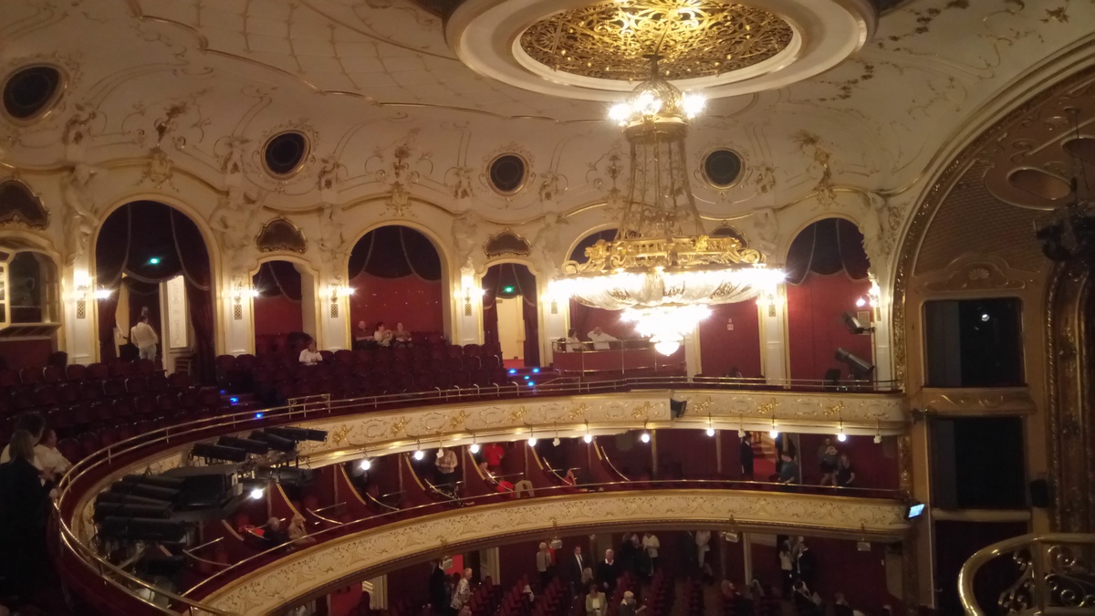 مسرح بودابست للأوبرا