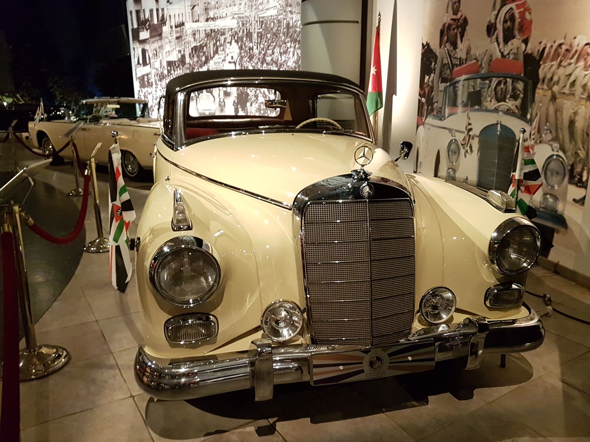متحف السيارات الملكية