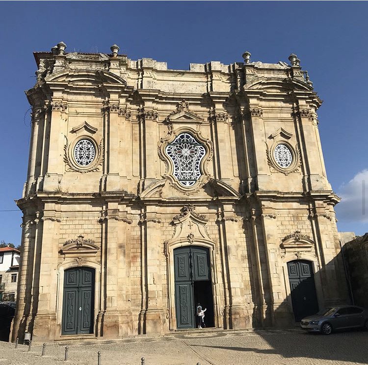 دير سانتا ماريا دي سالزيداس