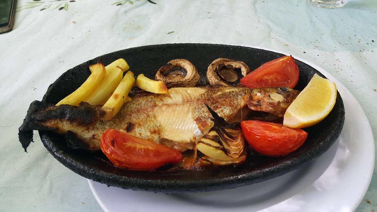 قائمة باحسن و افضل  25 مطعم للاكلات البحرية في منطقة البحر الأبيض المتوسط