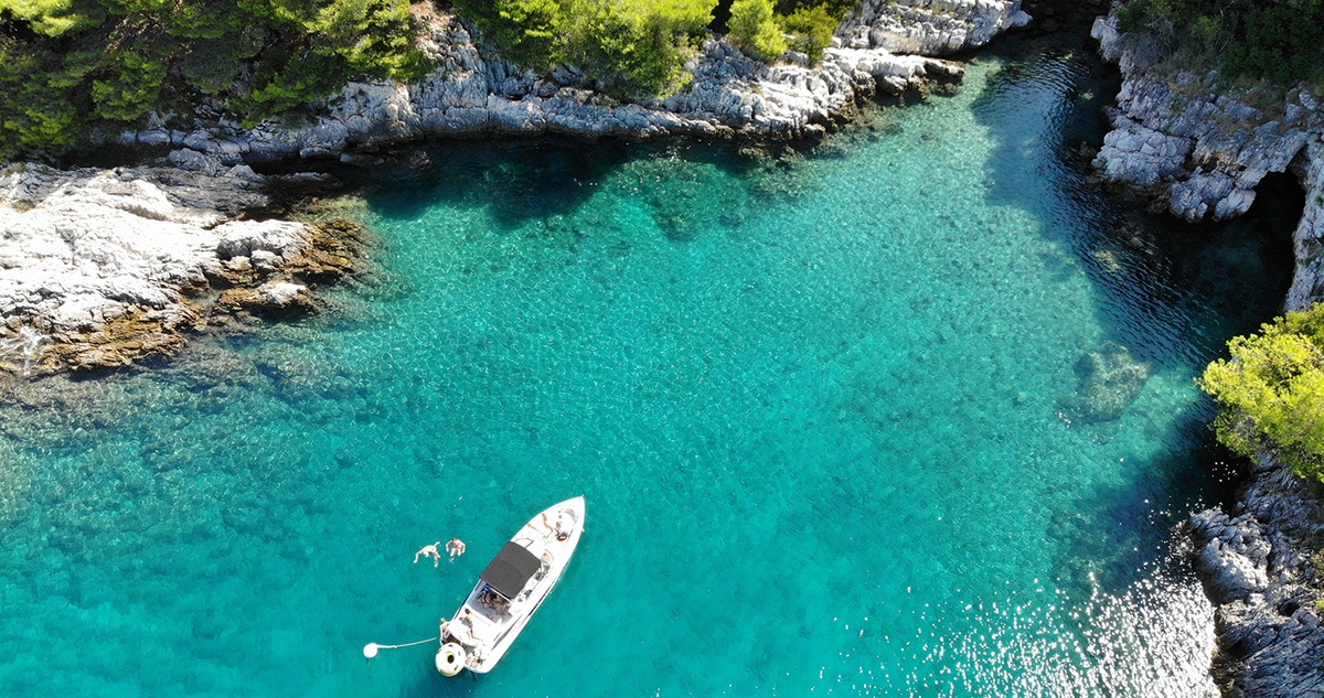 التكسي المائي بولا